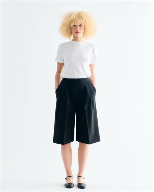 LOVECHILD 1979 LAINEY SHORTS BLACK